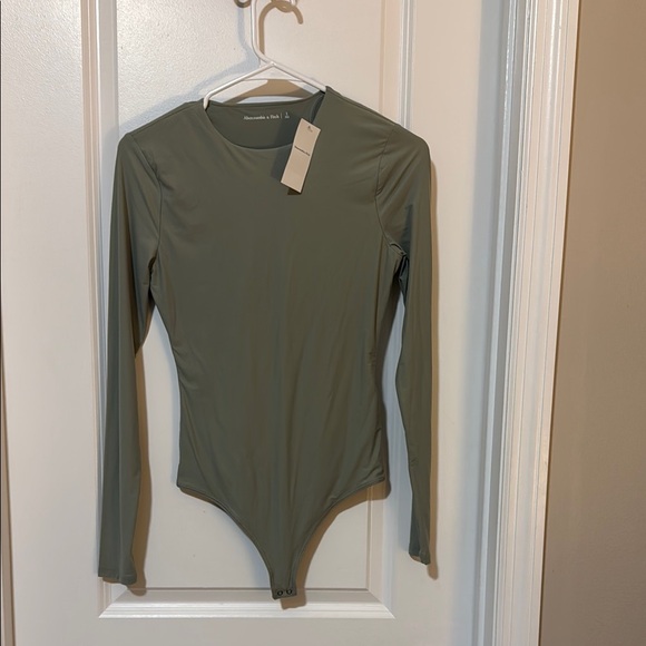 Abercrombie & Fitch Olive Green Bodysuit - Picture 3 of 3
